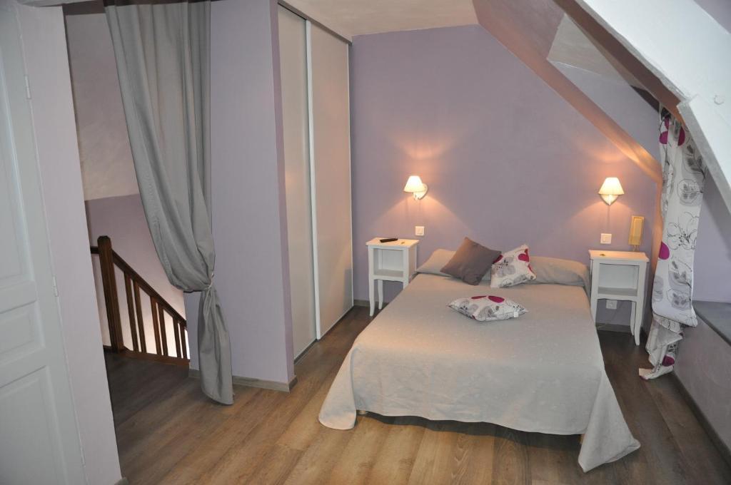 Logis Hotels - Auberge De L'Ile - Hotel 3 Etoiles Et Restaurant Creysse  Room photo