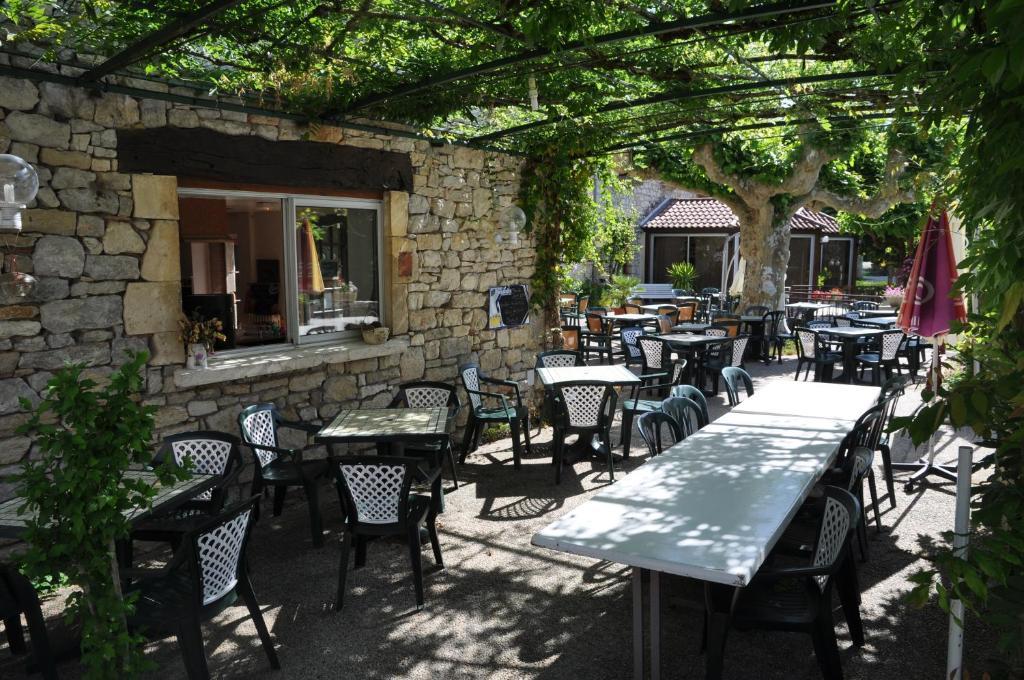 Logis Hotels - Auberge De L'Ile - Hotel 3 Etoiles Et Restaurant Creysse  Exterior photo