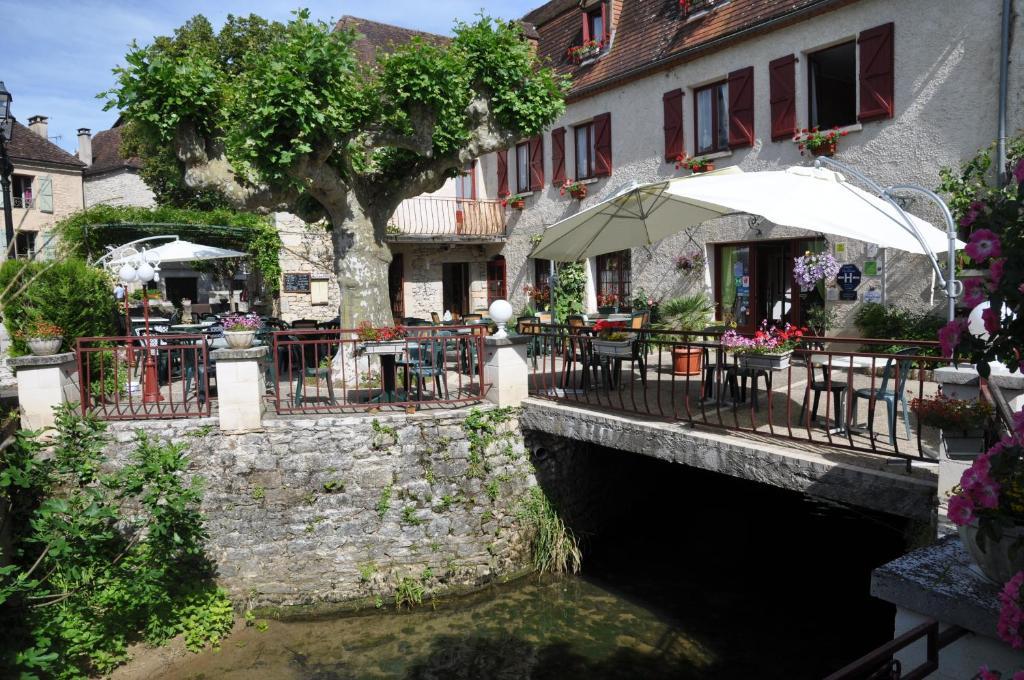 Logis Hotels - Auberge De L'Ile - Hotel 3 Etoiles Et Restaurant Creysse  Exterior photo